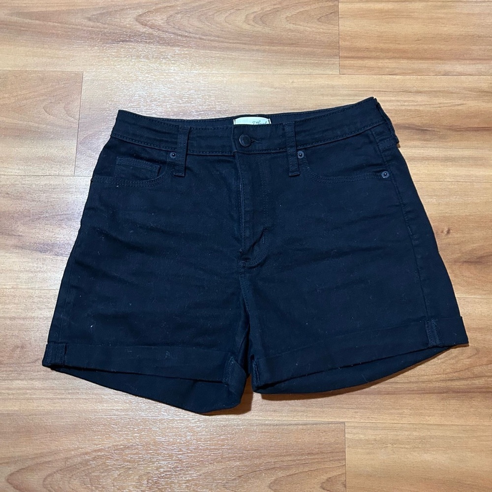 Universal‎ Thread Women's Black Denim Shorts